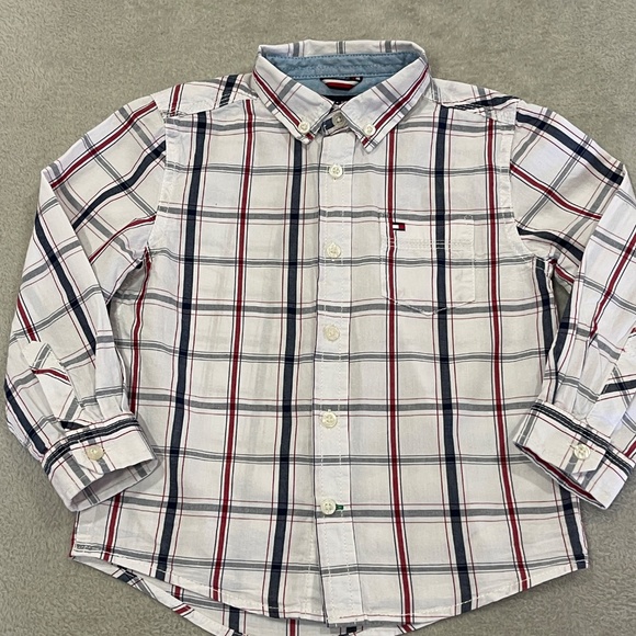 Tommy Hilfiger Boys Plaid Button Down Size 3T - Picture 2 of 8